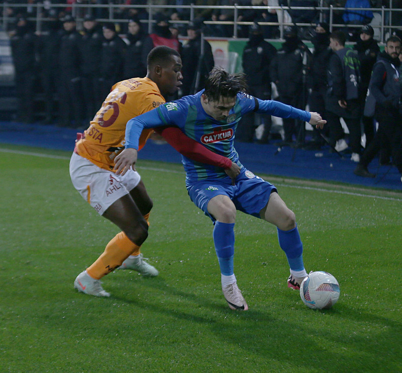 Spor yazarlarından flaş Çaykur Rizespor - Galatasaray maçı değerlendirmeleri!