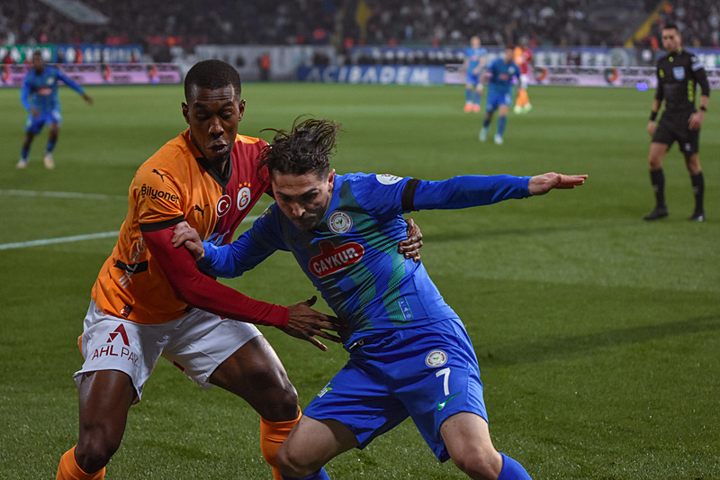Spor yazarlarından flaş Çaykur Rizespor - Galatasaray maçı değerlendirmeleri!