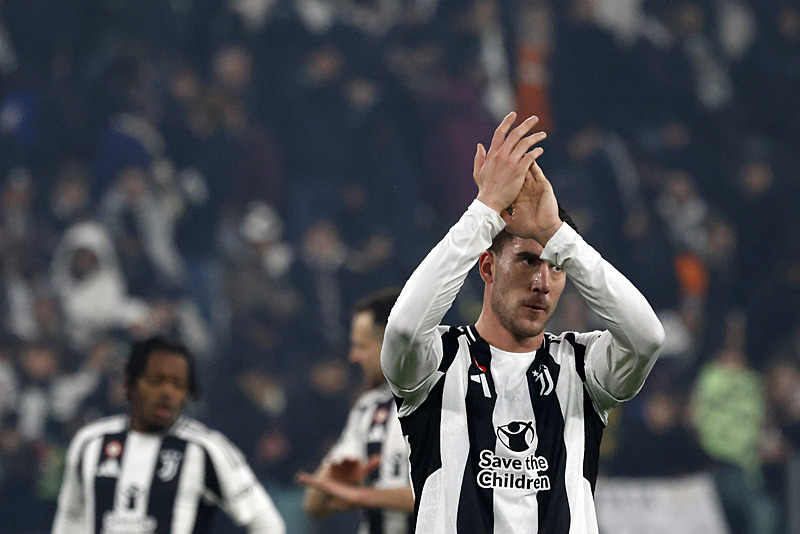 TRANSFER HABERLERİ | Fenerbahçe’den yıldız santrfora kanca! Mourinho onu çok istiyor