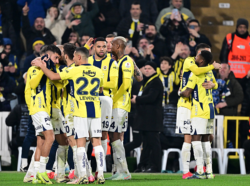 TRANSFER HABERLERİ | Fenerbahçe’den yıldız santrfora kanca! Mourinho onu çok istiyor
