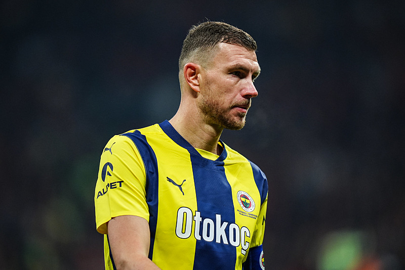 TRANSFER HABERİ: Fenerbahçe’de son dakika! Yeni sözleşmeye imza atıyor