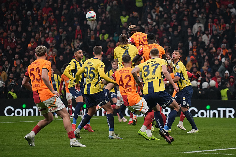 TRANSFER HABERİ: Fenerbahçe’de son dakika! Yeni sözleşmeye imza atıyor