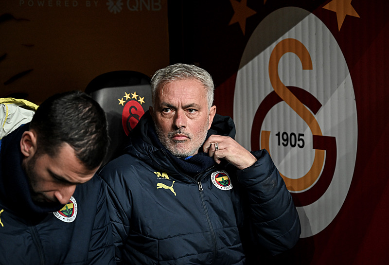 FENERBAHÇE HABERİ: Dünya basını Jose Mourinho’nun cezasını konuşuyor! İşte o manşetler