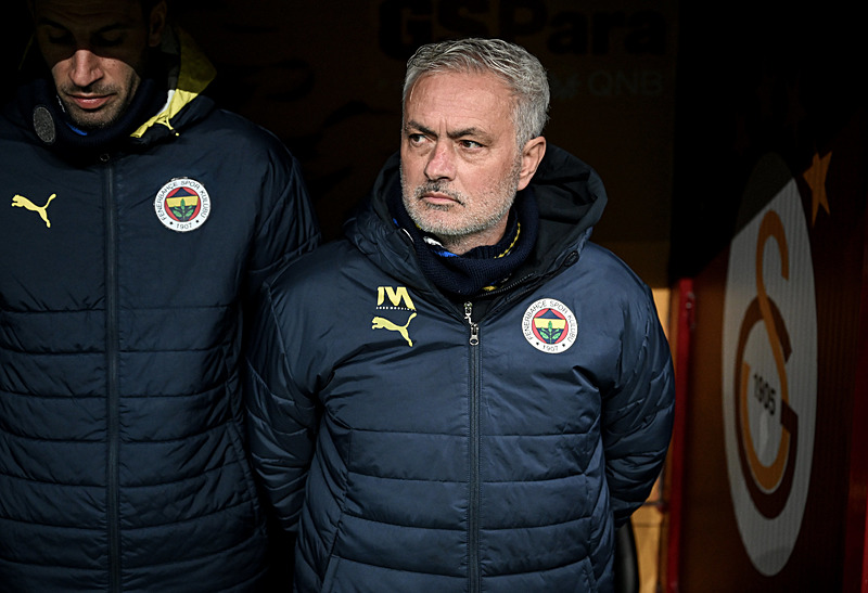 FENERBAHÇE HABERİ: Dünya basını Jose Mourinho’nun cezasını konuşuyor! İşte o manşetler