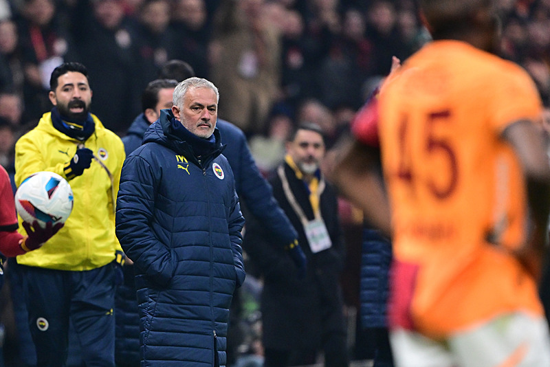 FENERBAHÇE HABERİ: Dünya basını Jose Mourinho’nun cezasını konuşuyor! İşte o manşetler