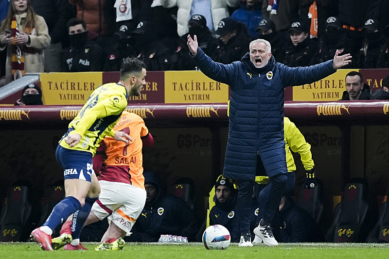 FENERBAHÇE HABERİ: Dünya basını Jose Mourinho’nun cezasını konuşuyor! İşte o manşetler