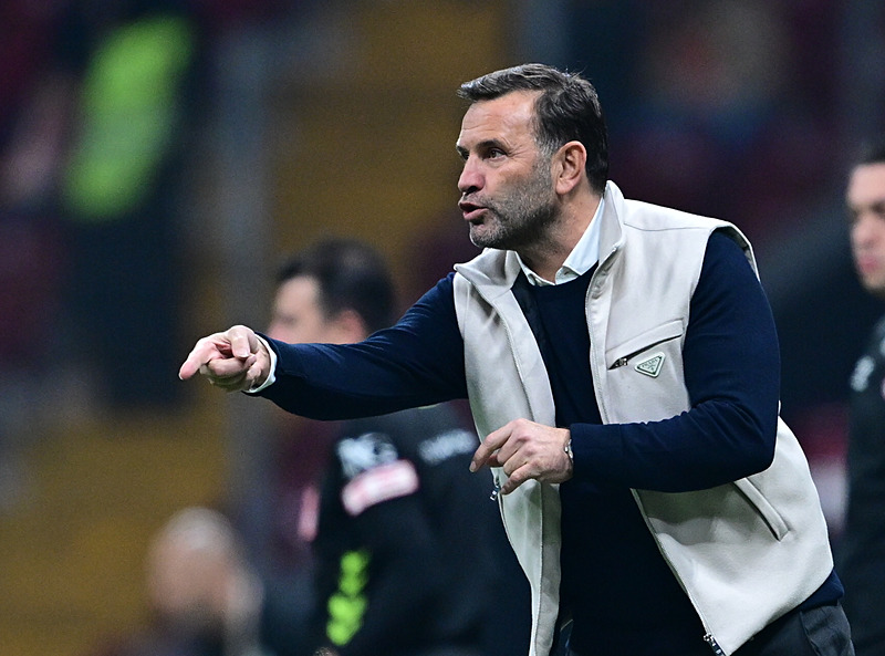 GALATASARAY HABERİ: Dursun Özbek’ten flaş Okan Buruk kararı!