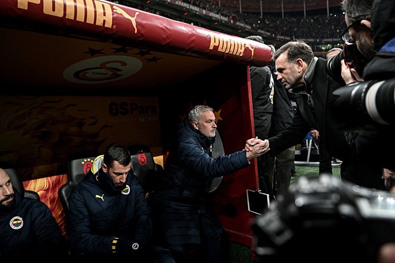 GALATASARAY HABERİ: Okan Buruk’un Jose Mourinho pişmanlığı!