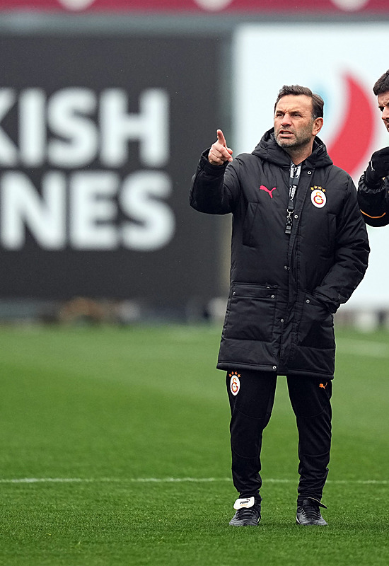 GALATASARAY HABERİ: Okan Buruk’tan radikal orta saha kararı! Gabriel Sara’nın yerine...