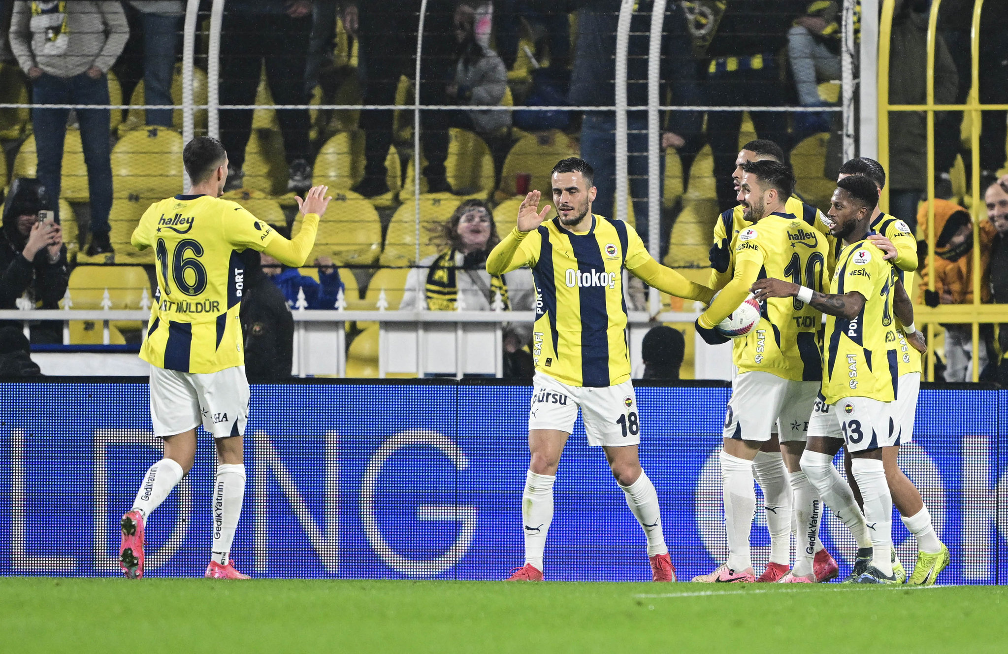 Spor yazarları Fenerbahçe-ONVO Antalyaspor maçı değerlendirdi!