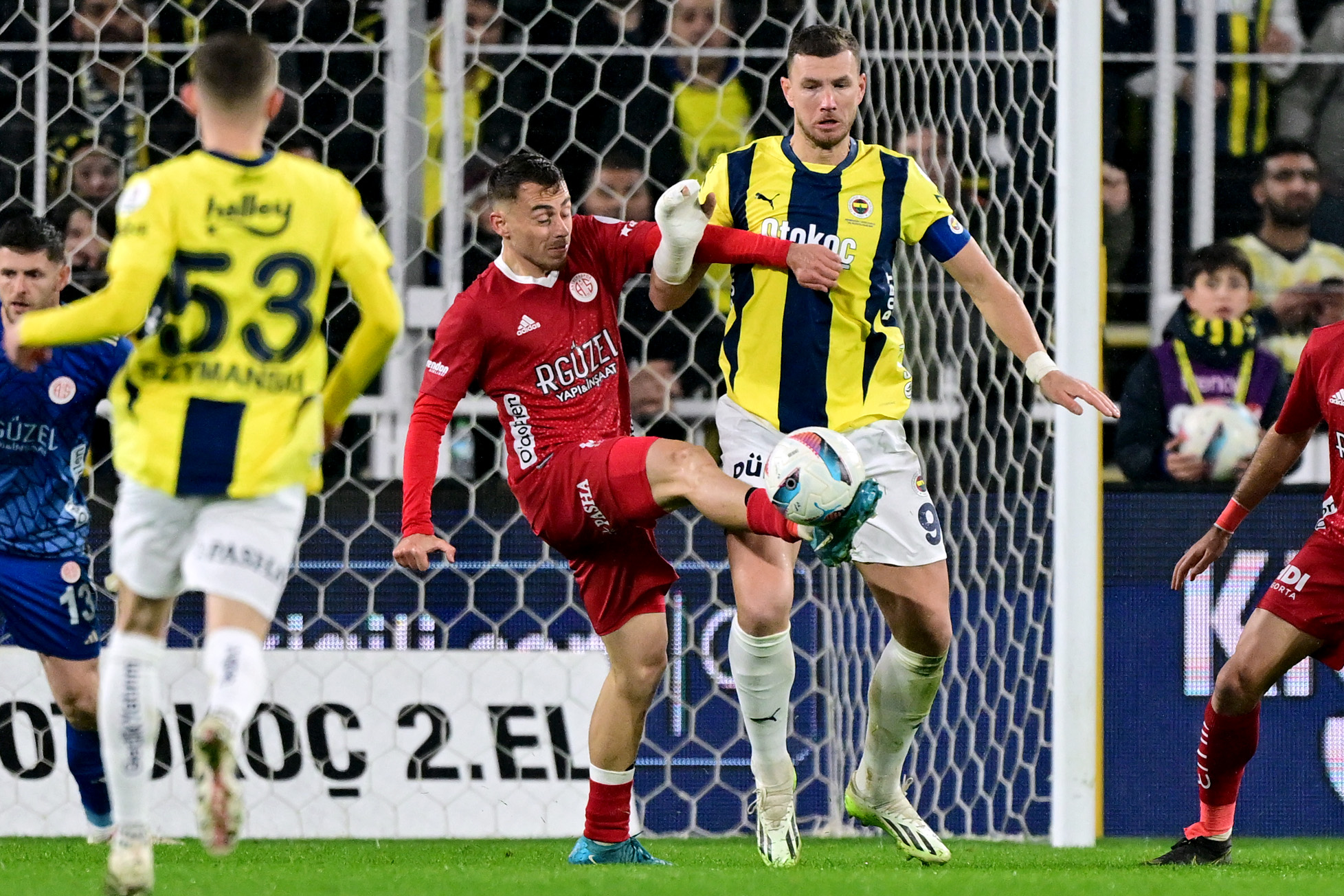 Spor yazarları Fenerbahçe-ONVO Antalyaspor maçı değerlendirdi!