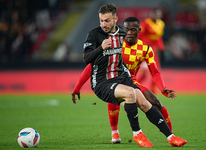 Galatasaray’dan flaş Carlos Cuesta kararı! Transfer....