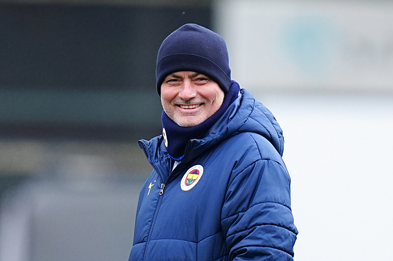 TRANSFER HABERİ |  Fenerbahçe’de beklenen transfer gelişmesi! Yusuf Akçiçek’e dünya devi talip