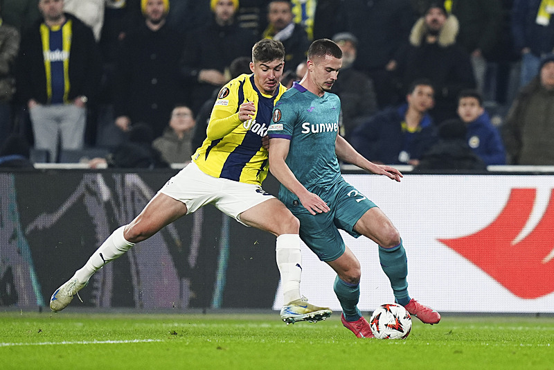 TRANSFER HABERİ |  Fenerbahçe’de beklenen transfer gelişmesi! Yusuf Akçiçek’e dünya devi talip