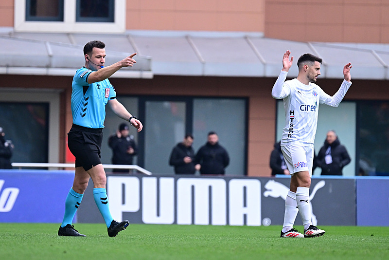 Kasımpaşa-Galatasaray maçında verilen kararlar doğru mu? Trio ekibi değerlendirdi