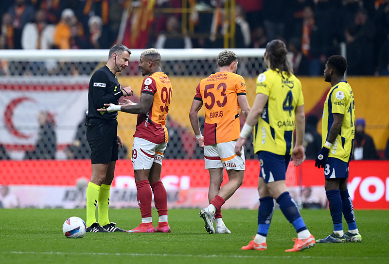 TFF’den açıklama geldi! Fenerbahçe-Galatasaray derbini yabancı hakem mi yönetecek?