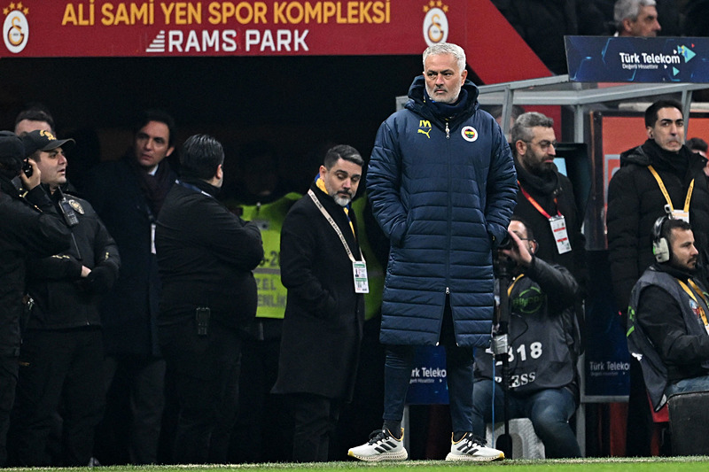 FENERBAHÇE HABERLERİ | Jose Mourinho’dan Galatasaray’a ırkçılık yanıtı! Akıllıca davranmadılar