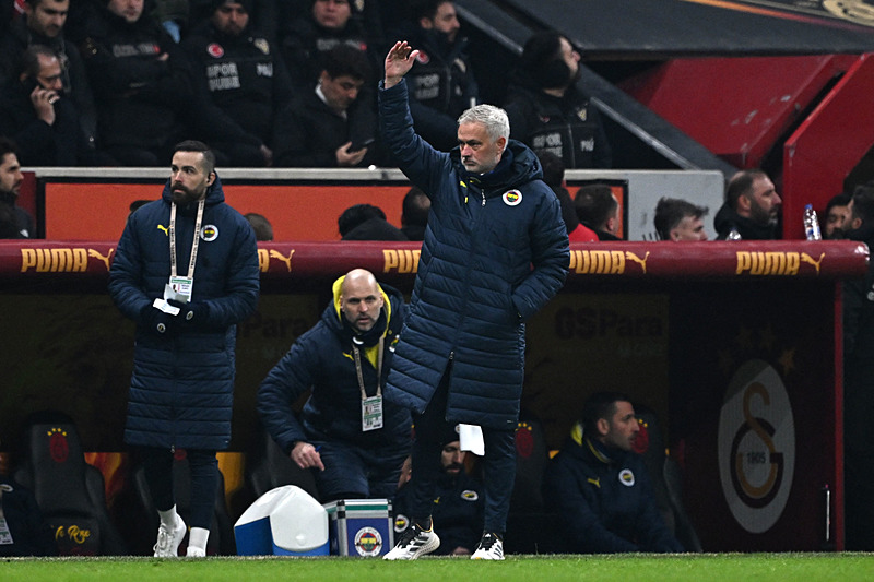 FENERBAHÇE HABERLERİ | Jose Mourinho’dan Galatasaray’a ırkçılık yanıtı! Akıllıca davranmadılar