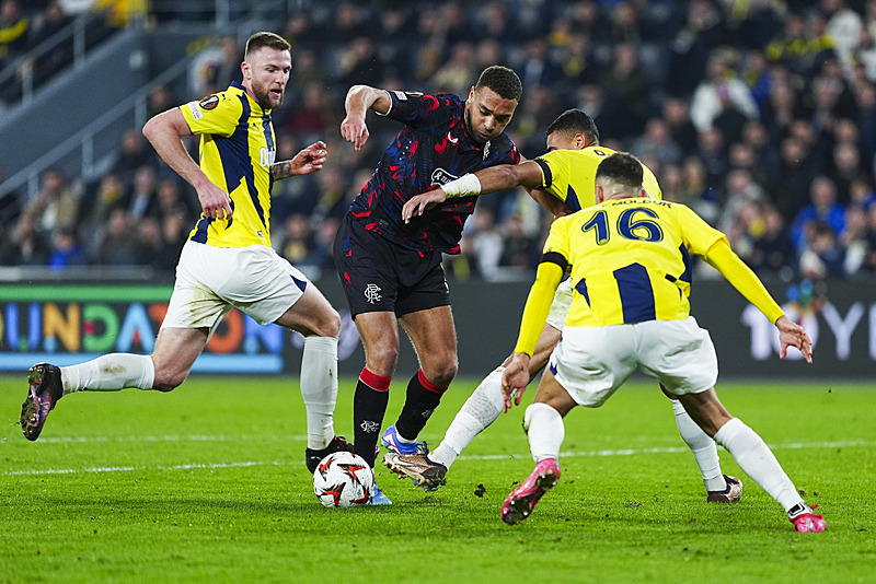 Spor yazarları Fenerbahçe-Rangers maçını değerlendirdi!