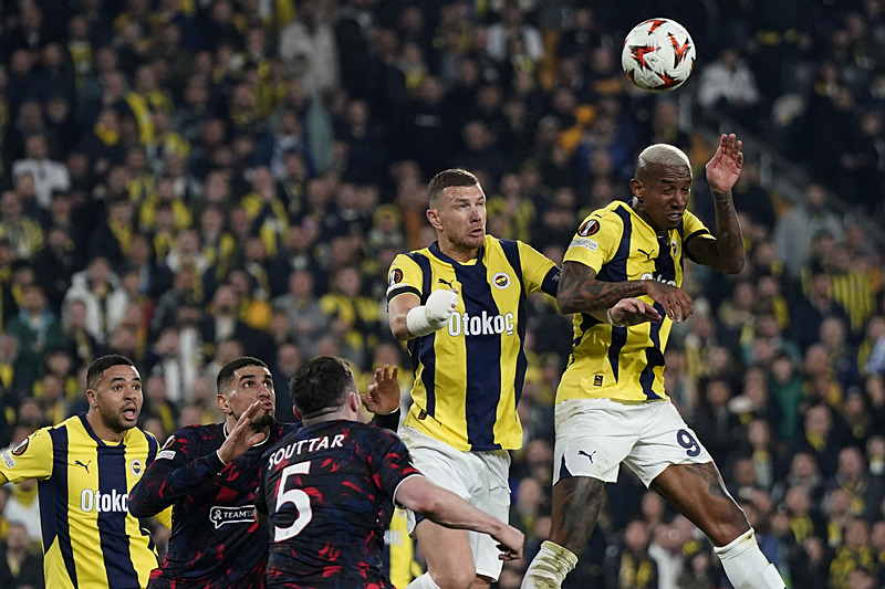 Spor yazarları Fenerbahçe-Rangers maçını değerlendirdi!