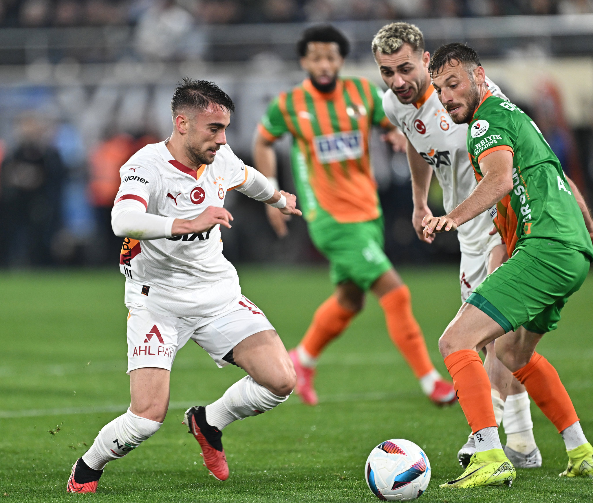 Spor yazarlarından Corendon Alanyaspor-Galatasaray maçı değerlendirmeleri!
