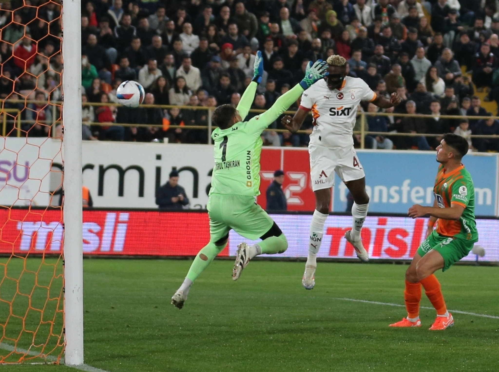 Spor yazarlarından Corendon Alanyaspor-Galatasaray maçı değerlendirmeleri!