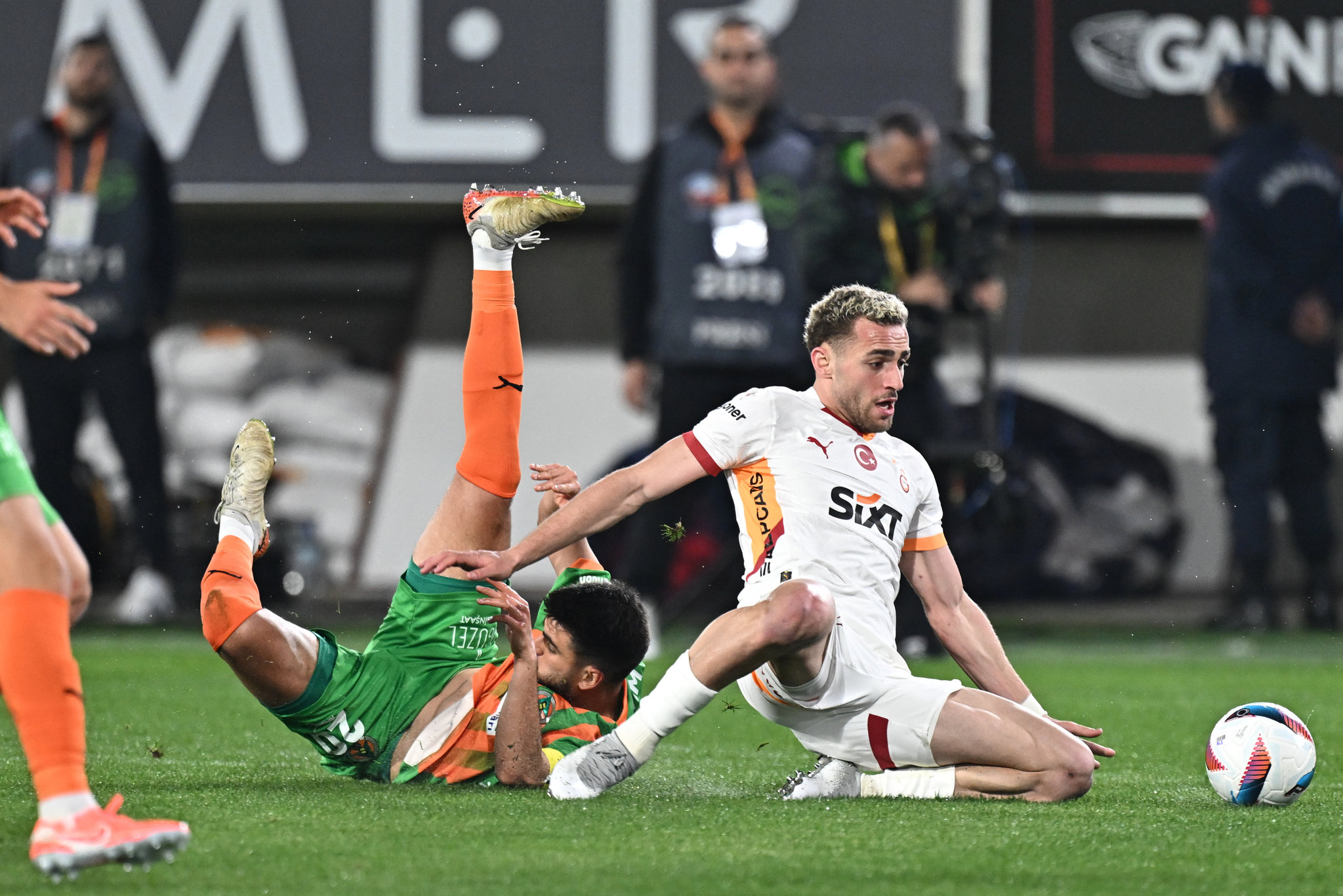 Spor yazarlarından Corendon Alanyaspor-Galatasaray maçı değerlendirmeleri!