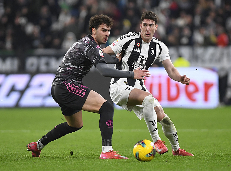 TRANSFER HABERLERİ | Fenerbahçe Vlahovic’ten vazgeçmiyor! Kanarya kesenin ağzını sonuna kadar açtı