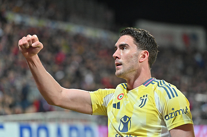 TRANSFER HABERLERİ | Fenerbahçe Vlahovic’ten vazgeçmiyor! Kanarya kesenin ağzını sonuna kadar açtı
