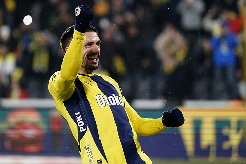 TRANSFER HABERLERİ | Fenerbahçe Vlahovic’ten vazgeçmiyor! Kanarya kesenin ağzını sonuna kadar açtı