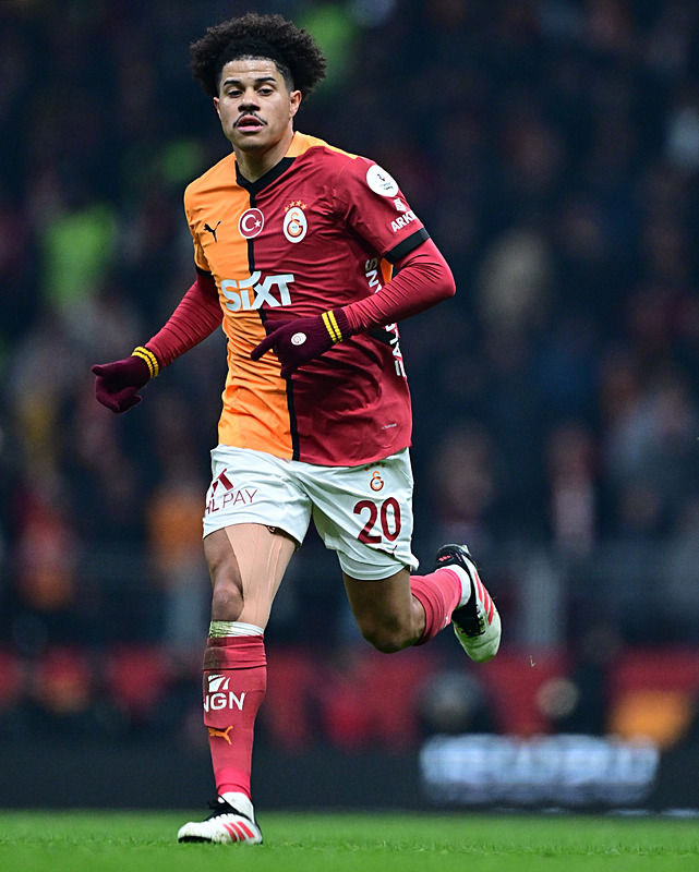 GALATASARAY TRANSFER HABERİ | Championship ekibi Sara’dan vazgeçmiyor! Premier Lig’e çıkmaları halinde...
