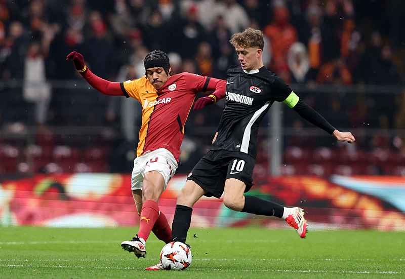 GALATASARAY TRANSFER HABERİ | Championship ekibi Sara’dan vazgeçmiyor! Premier Lig’e çıkmaları halinde...