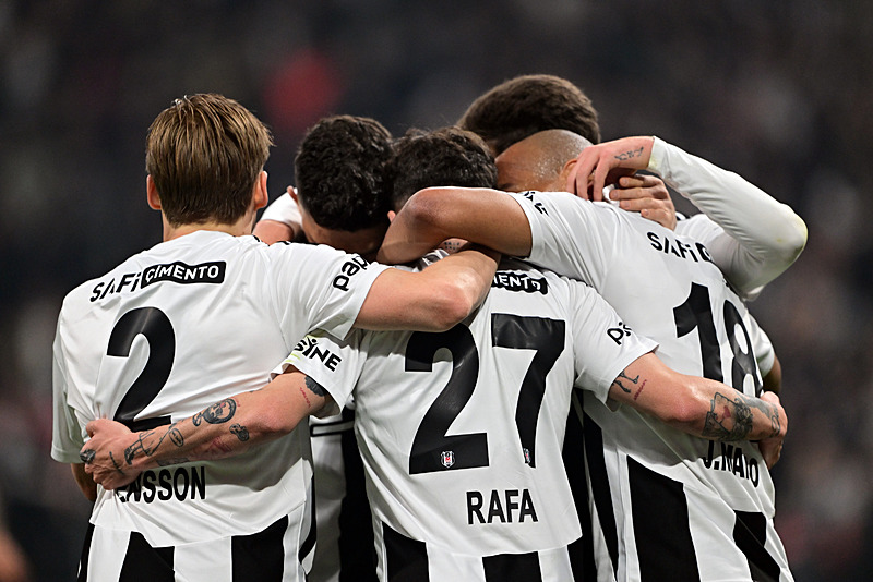 Eski hakemler Beşiktaş - Galatasaray derbisini yorumladı! Verilen kırmızı kartlar doğru mu?