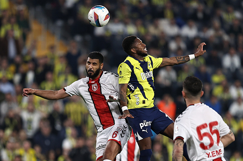 Fenerbahçe’ye 3 futbolcudan haber var! Galatasaray derbisi öncesi flaş gelişme