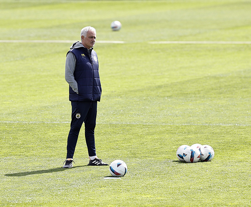Fenerbahçe’ye 3 futbolcudan haber var! Galatasaray derbisi öncesi flaş gelişme