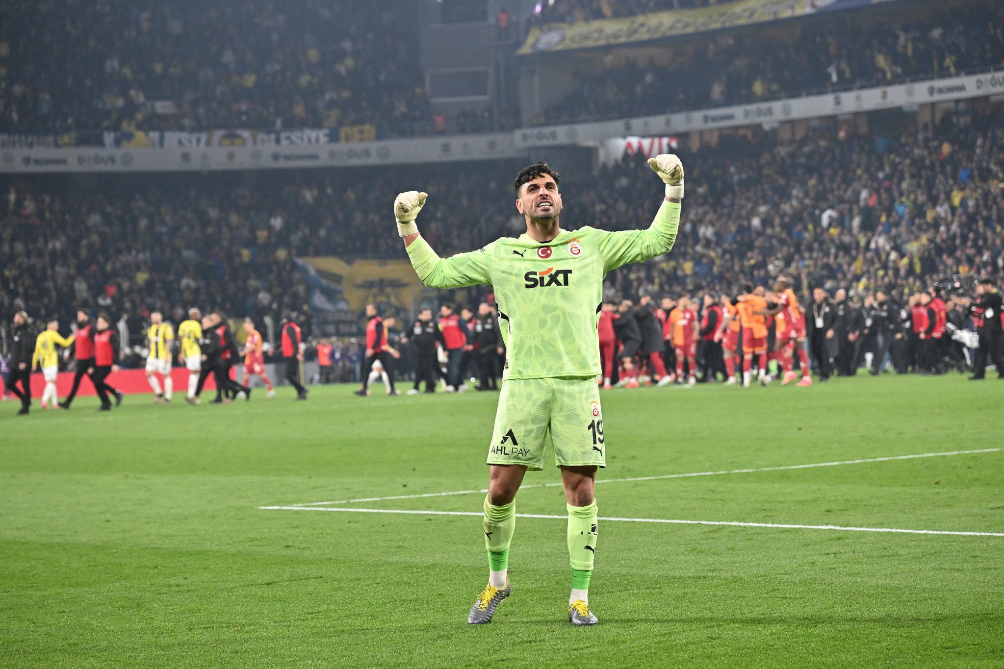 Spor yazarları Fenerbahçe-Galatasaray derbisini değerlendirdi
