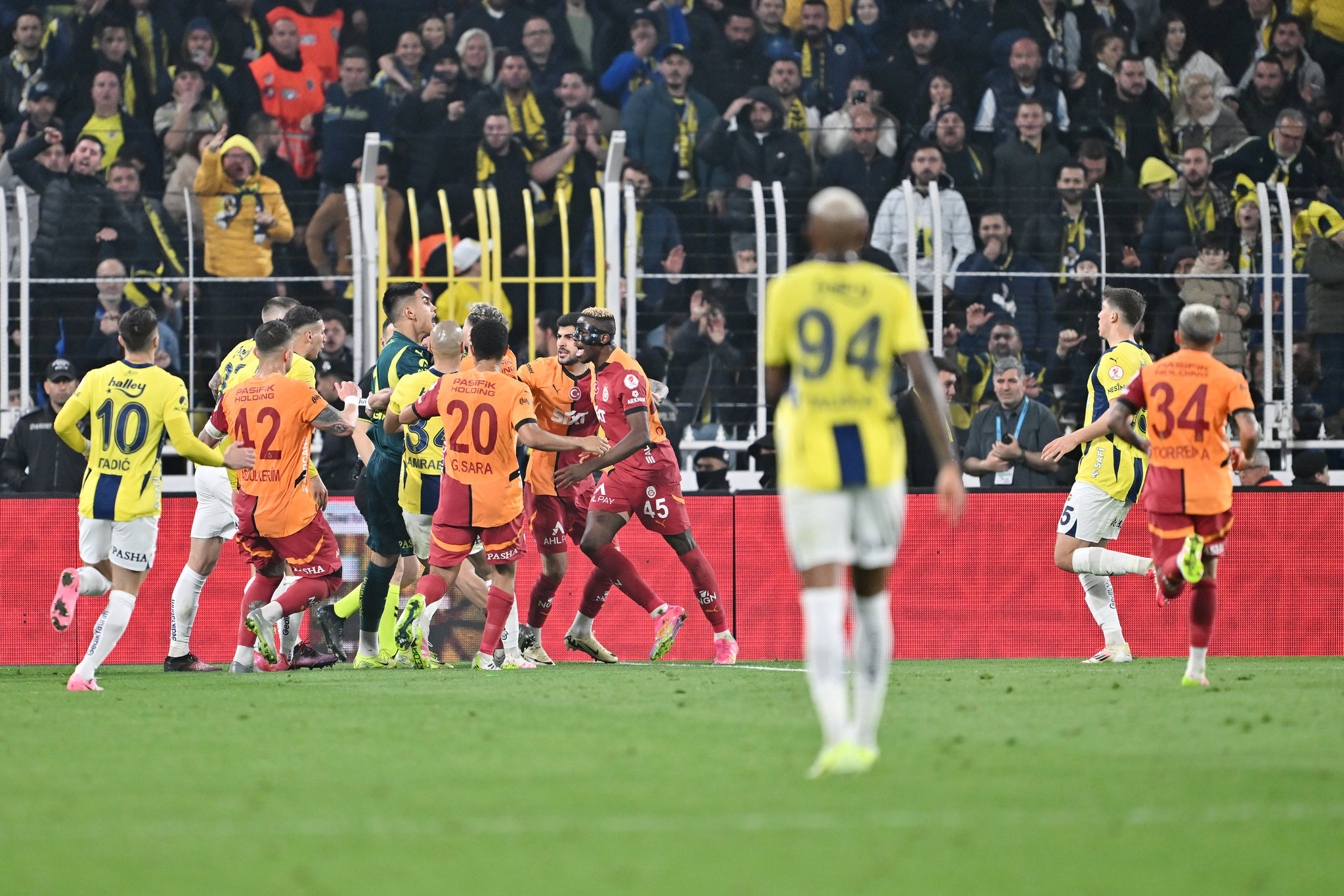 Spor yazarları Fenerbahçe-Galatasaray derbisini değerlendirdi