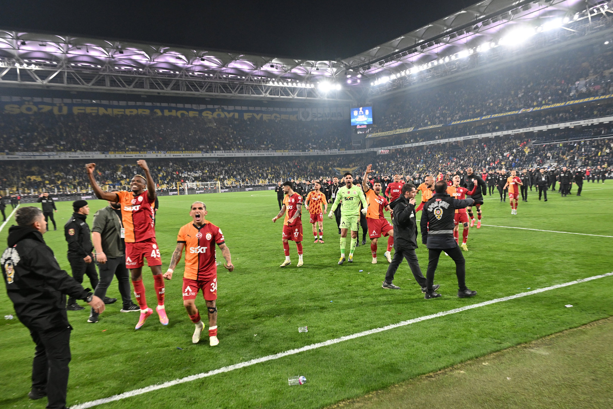 Spor yazarları Fenerbahçe-Galatasaray derbisini değerlendirdi