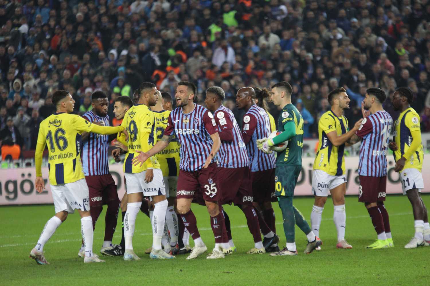Kadıköy’de dev düello! İşte Fenerbahçe-Trabzonspor maçının muhtemel 11’leri
