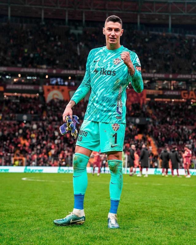 Galatasaray’da Berke Özer hareketliliği! Transferde son durum ne?