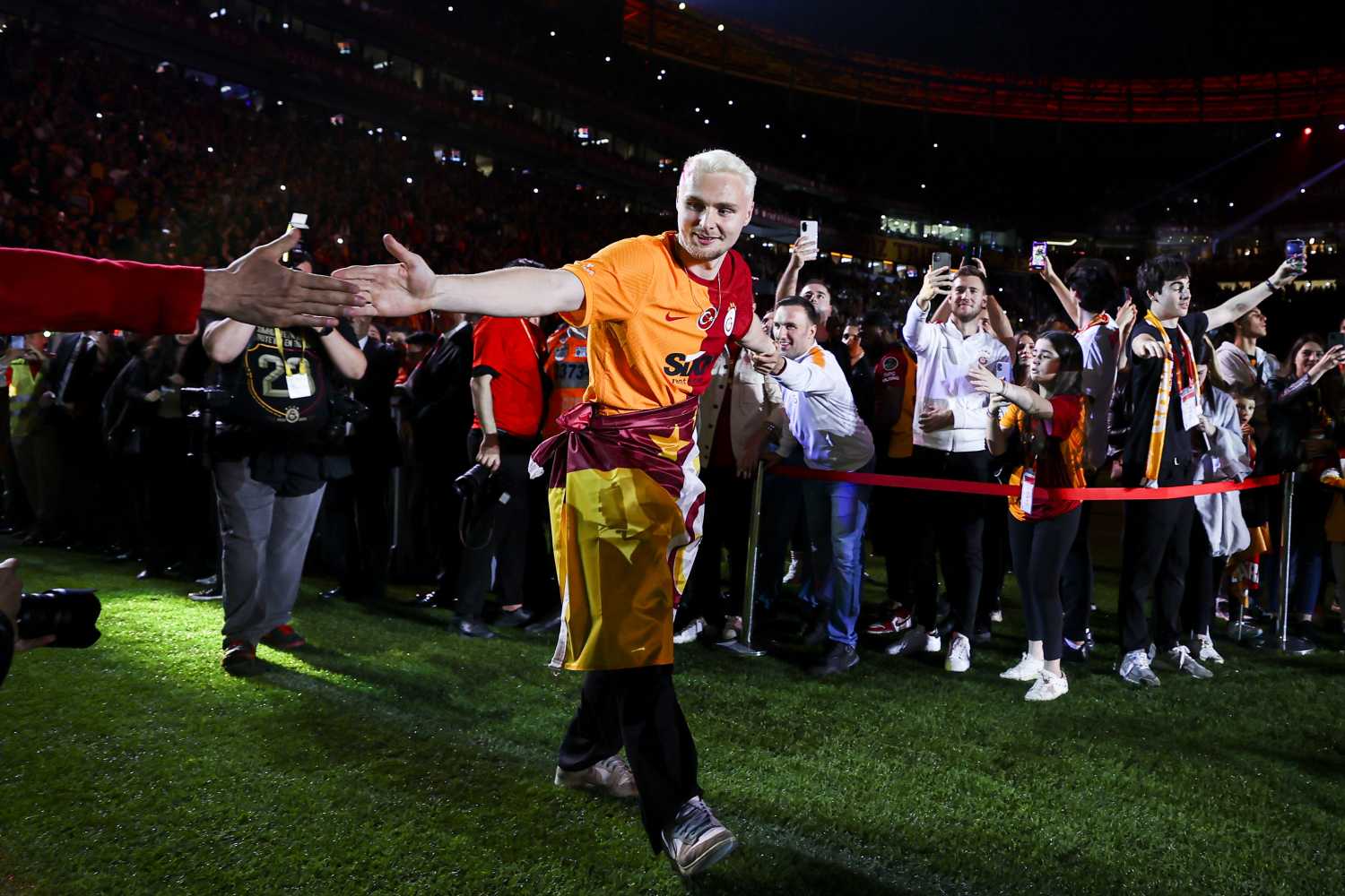 TRANSFER HABERİ: Galatasaray’da Victor Nelsson gelişmesi! Roma kararını verdi