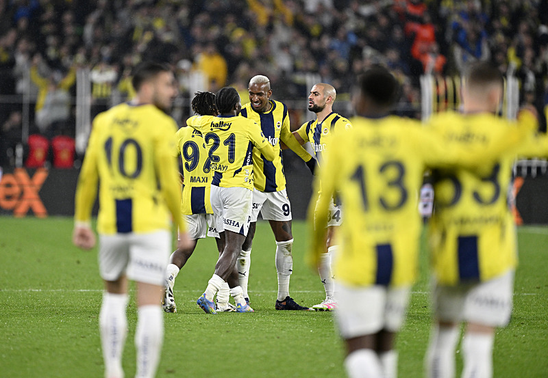 Fenerbahçe’de sürpriz ayrılık! Bu kararı kimse beklemiyordu