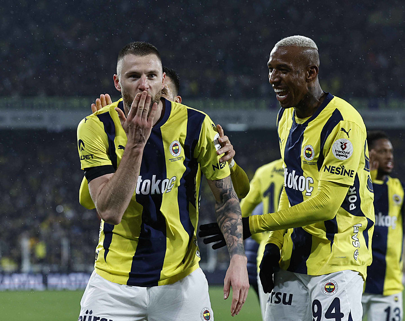 Fenerbahçe’de sürpriz ayrılık! Bu kararı kimse beklemiyordu