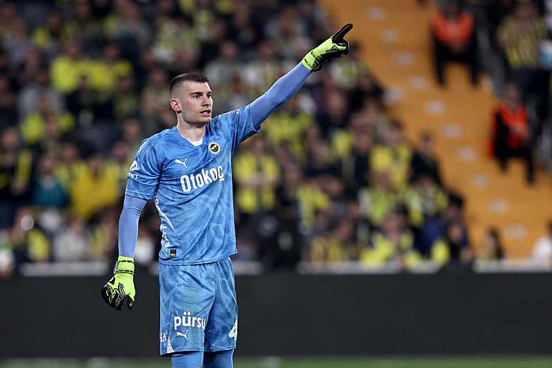 Fenerbahçe’den Livakovic kararı! Formasını İrfan Can Eğribayat’a kaptırmıştı
