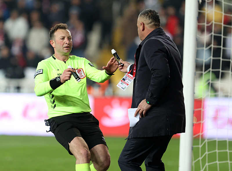Spor yazarları Net Global Sivasspor - Fenerbahçe maçını yorumladı!