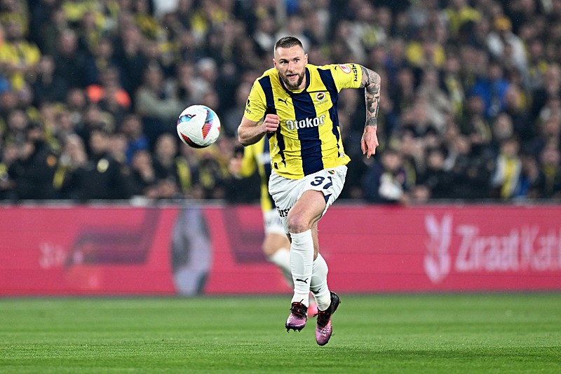 Fenerbahçe’ye şok haber! Transfer görüşmeleri başladı