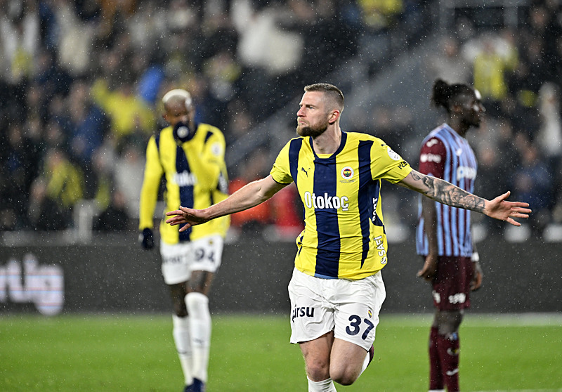 Fenerbahçe’ye şok haber! Transfer görüşmeleri başladı