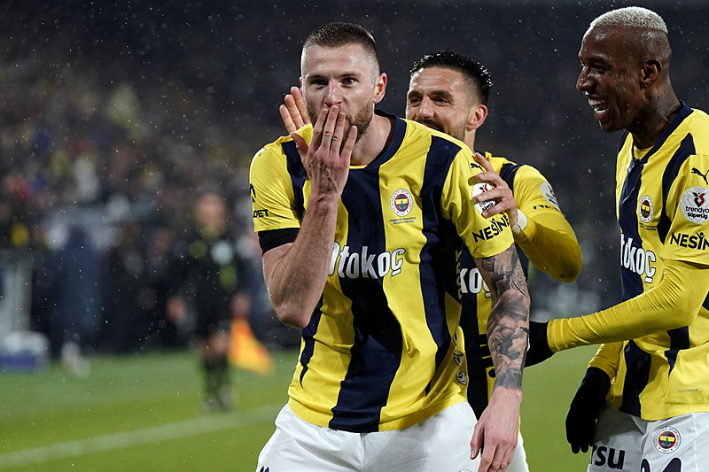 Fenerbahçe’ye şok haber! Transfer görüşmeleri başladı