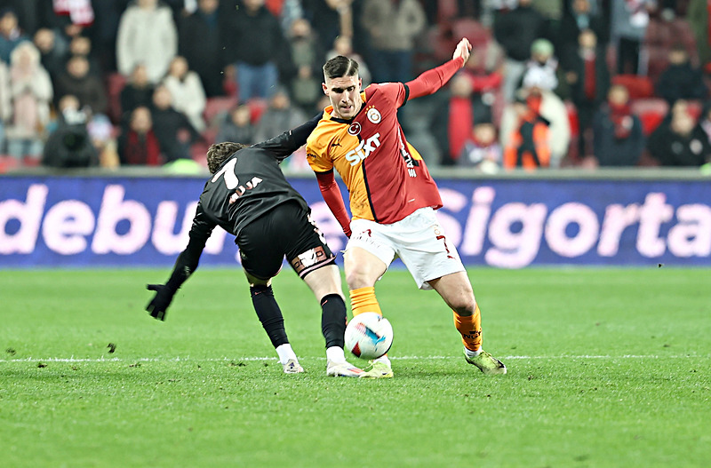 GALATASARAY HABERİ - Okan Buruk’tan sağ bek kararı! Sallai’nin yokluğunda...