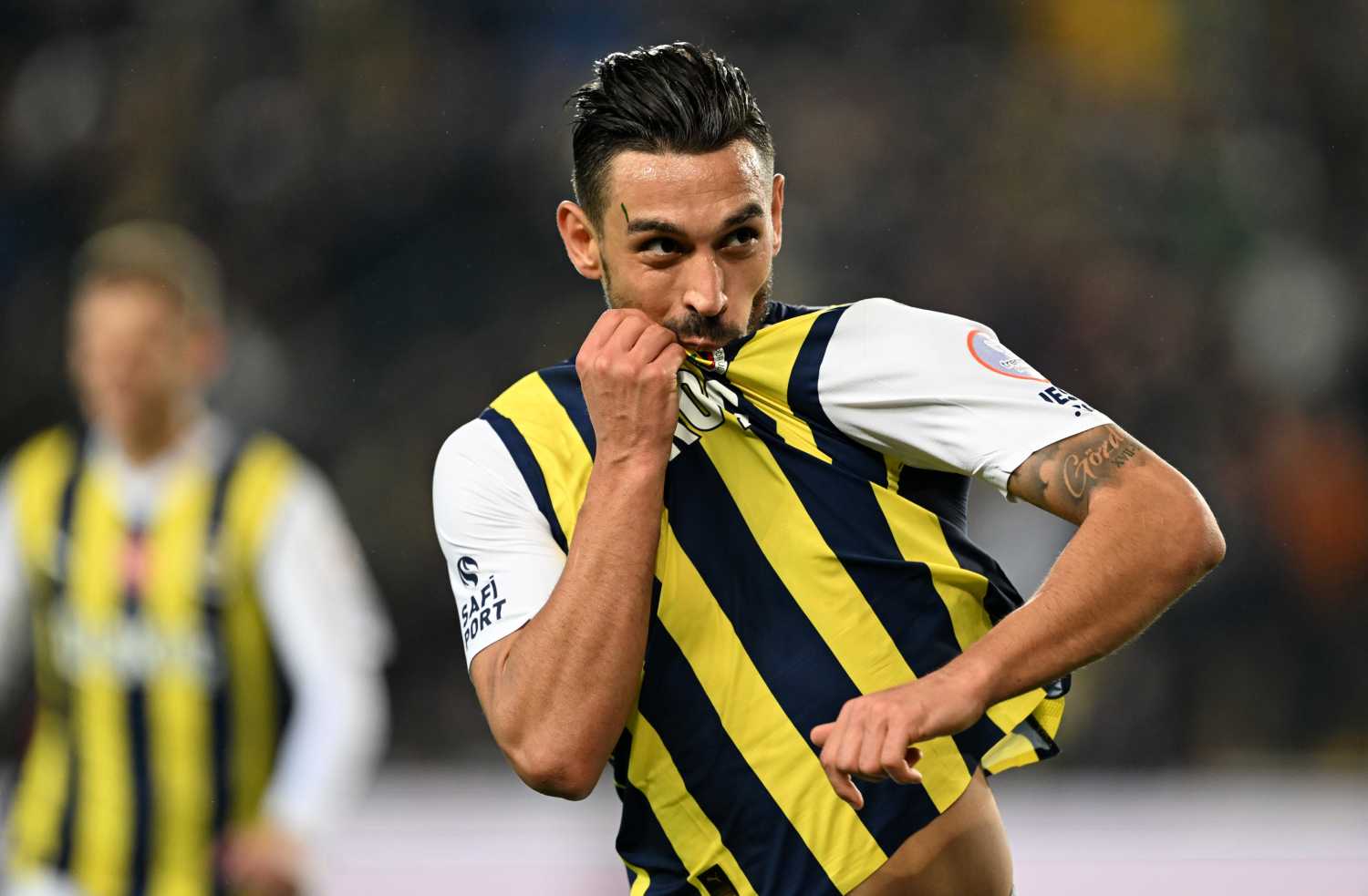 FENERBAHÇE HABERİ | İrfan Can Kahveci’ye çifte transfer kancası!